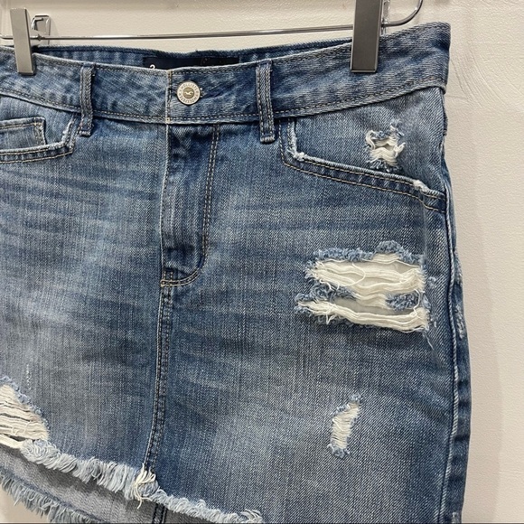 Hollister 5 Pocket Denim Mini Skirt Distressed Raw Hem Size 26 - Picture 3 of 11